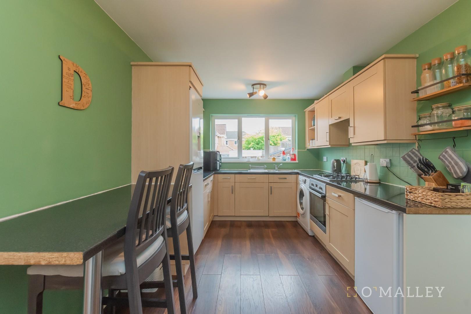 12. Kitchen 2.jpg